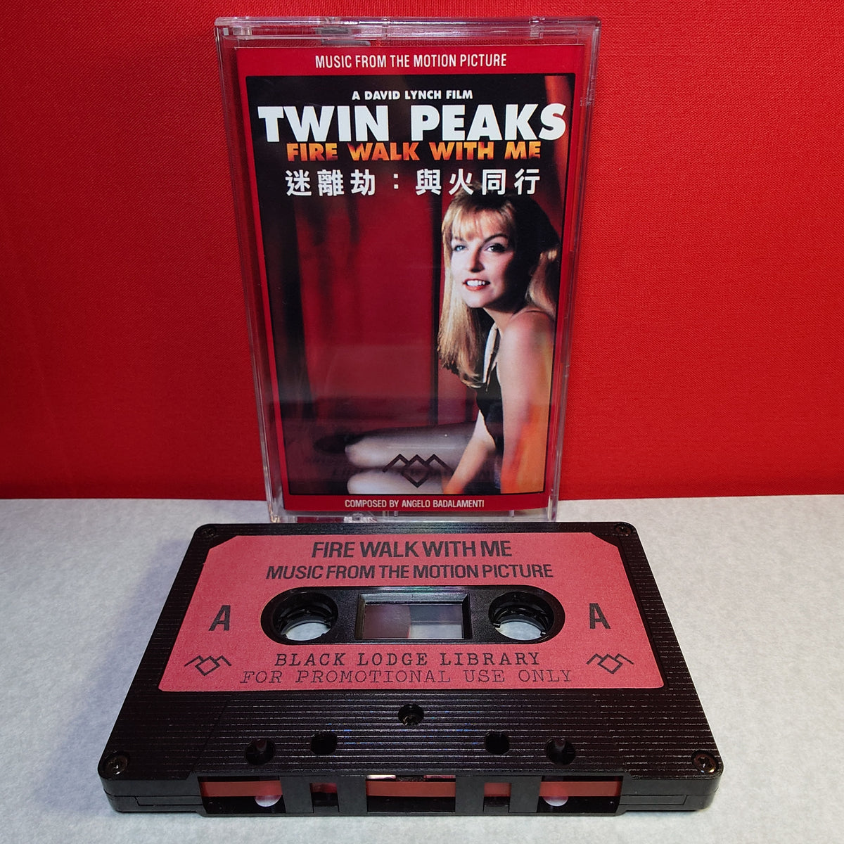 TWIN PEAKS - Fire Walk With Me  - Movie Soundtrack - CASSETTE